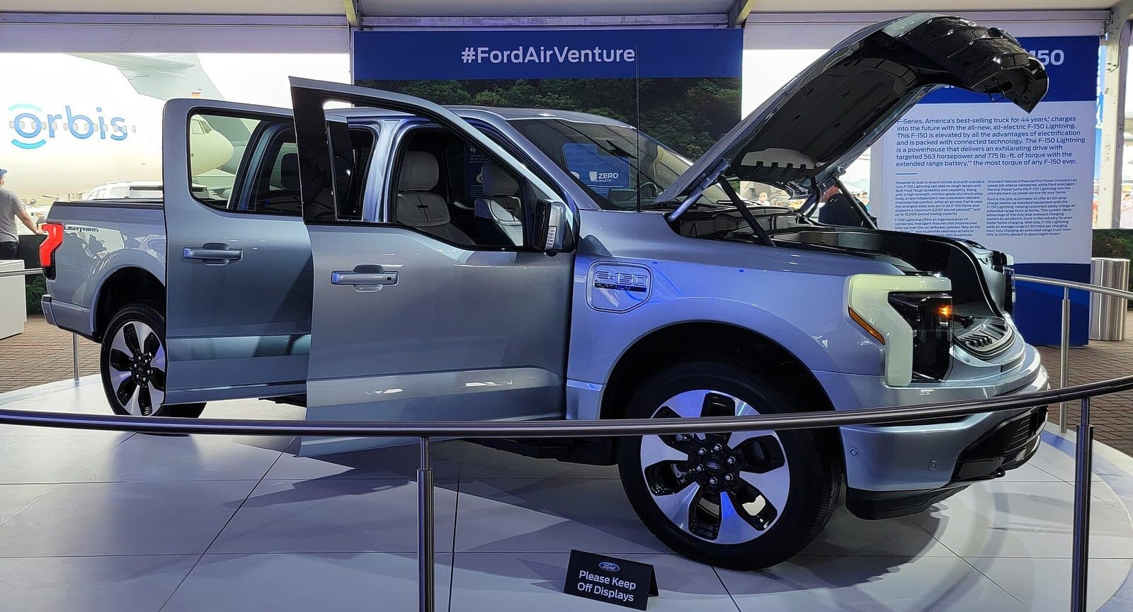 Ford F-150 14th Generation photo